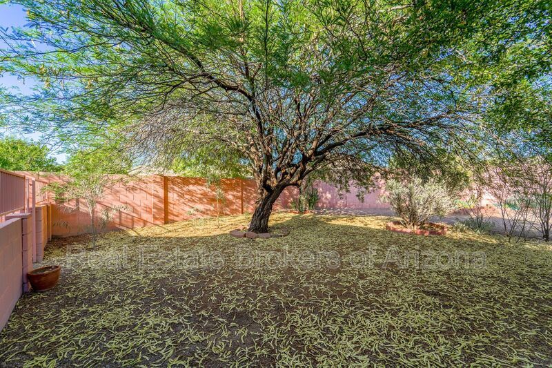 Oversized Lot + Dual Garages! 3 Bed + Den in Mountain Vista property image